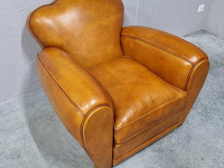 Réalisation de fauteuils club en cuir sur mesure Fontenay-le-Comte