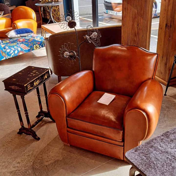 Fauteuil club barreteau Fontenay-le-Comte.